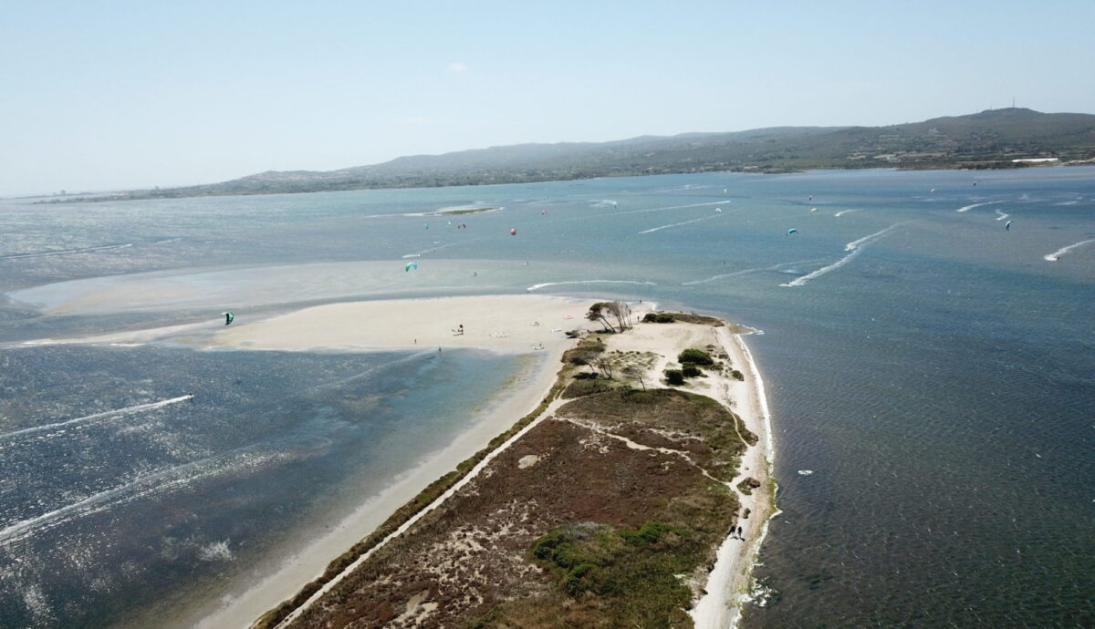 Punta Trettu, der perfekte Kite Spot auf Sardinien mit seichtem Wasser