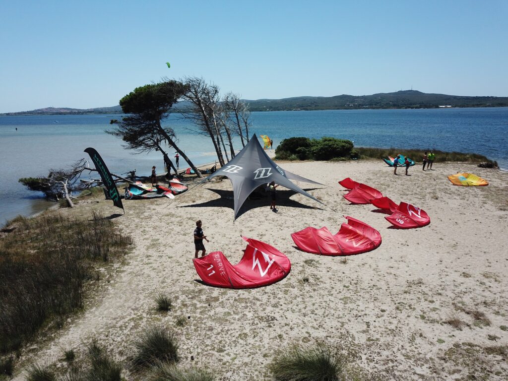 Punta Trettu Sardinien Kitesurf: Der beste Kite Spot mit flachem und flachem Wasser