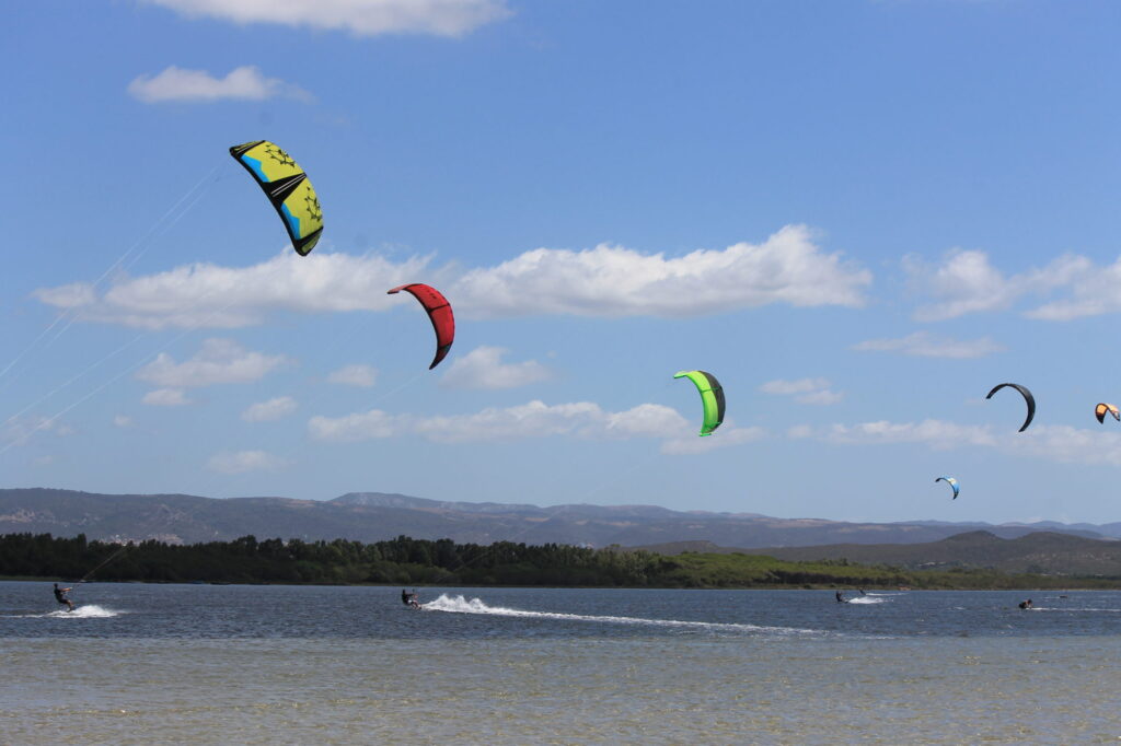 Regole, avvisi, consigli per fare kitesurf a Punta Trettu in Sardegna